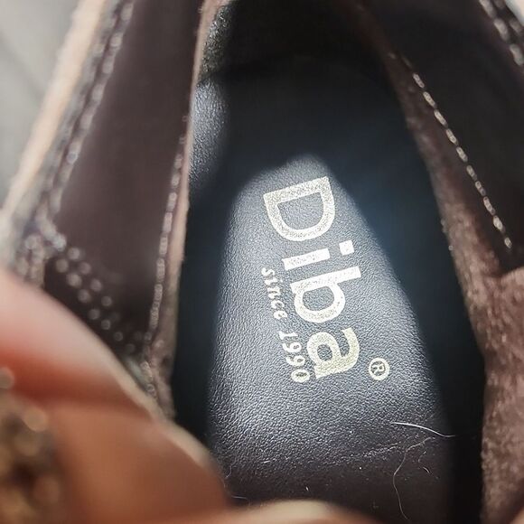 GUC Diba Sleek Suede Leather Embroidered Booties - Picture 8 of 8